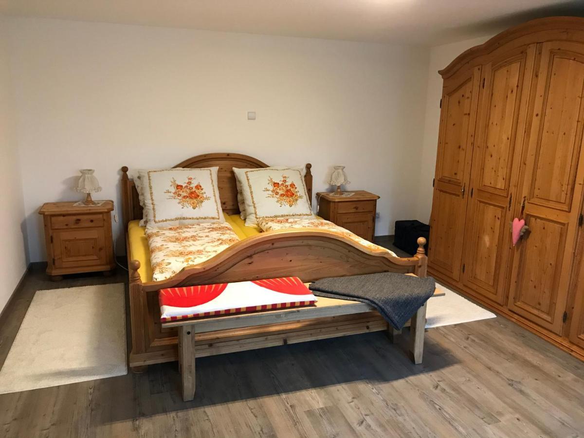 Ferienwohnung „Frosch“ Neukirchen-Balbini Buitenkant foto